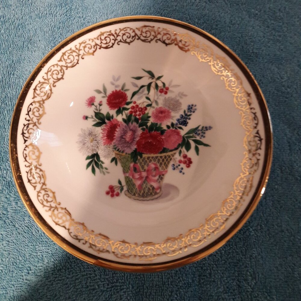 VINTAGE Gloria Fine Porcelain Bavaria Handwork Bayreuth BRILLIANT GOLD